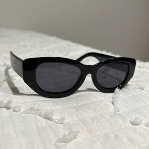 Stylish H&M black sunglasses
